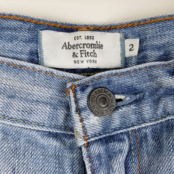 Abercrombie & Fitch Light Denim Shorts - Picture 4 of 4